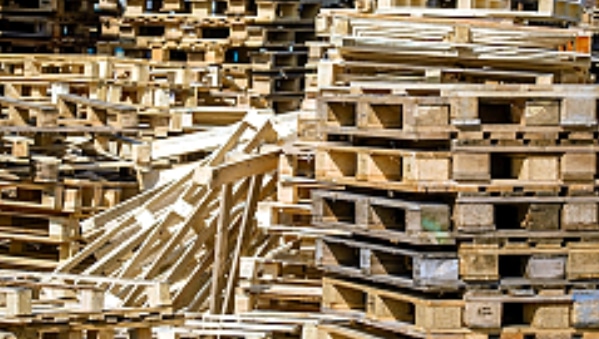 reciclare paleti lemn